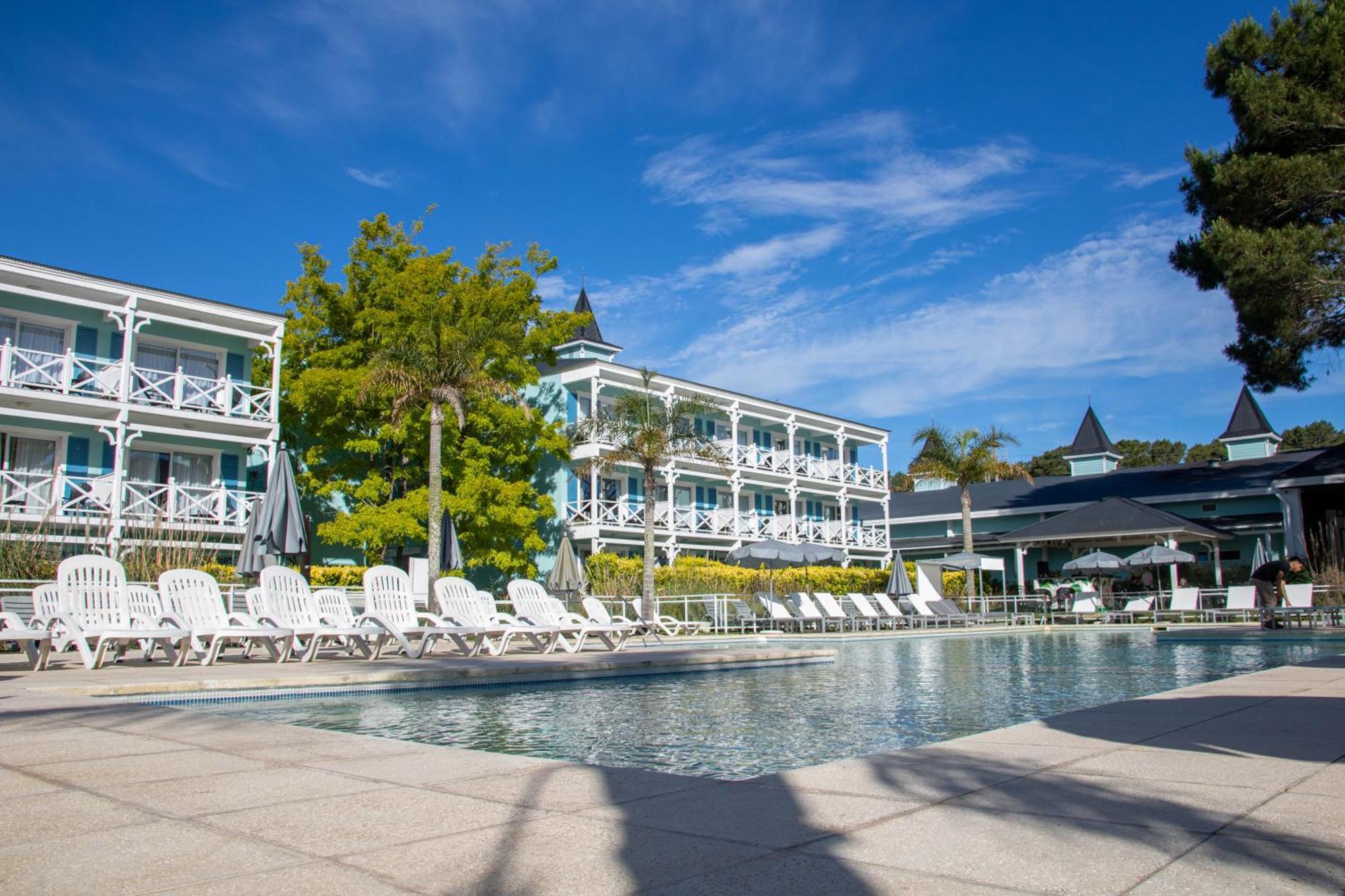 Howard Johnson Hotel & Convention Center Madariaga - Cariló Buitenkant foto