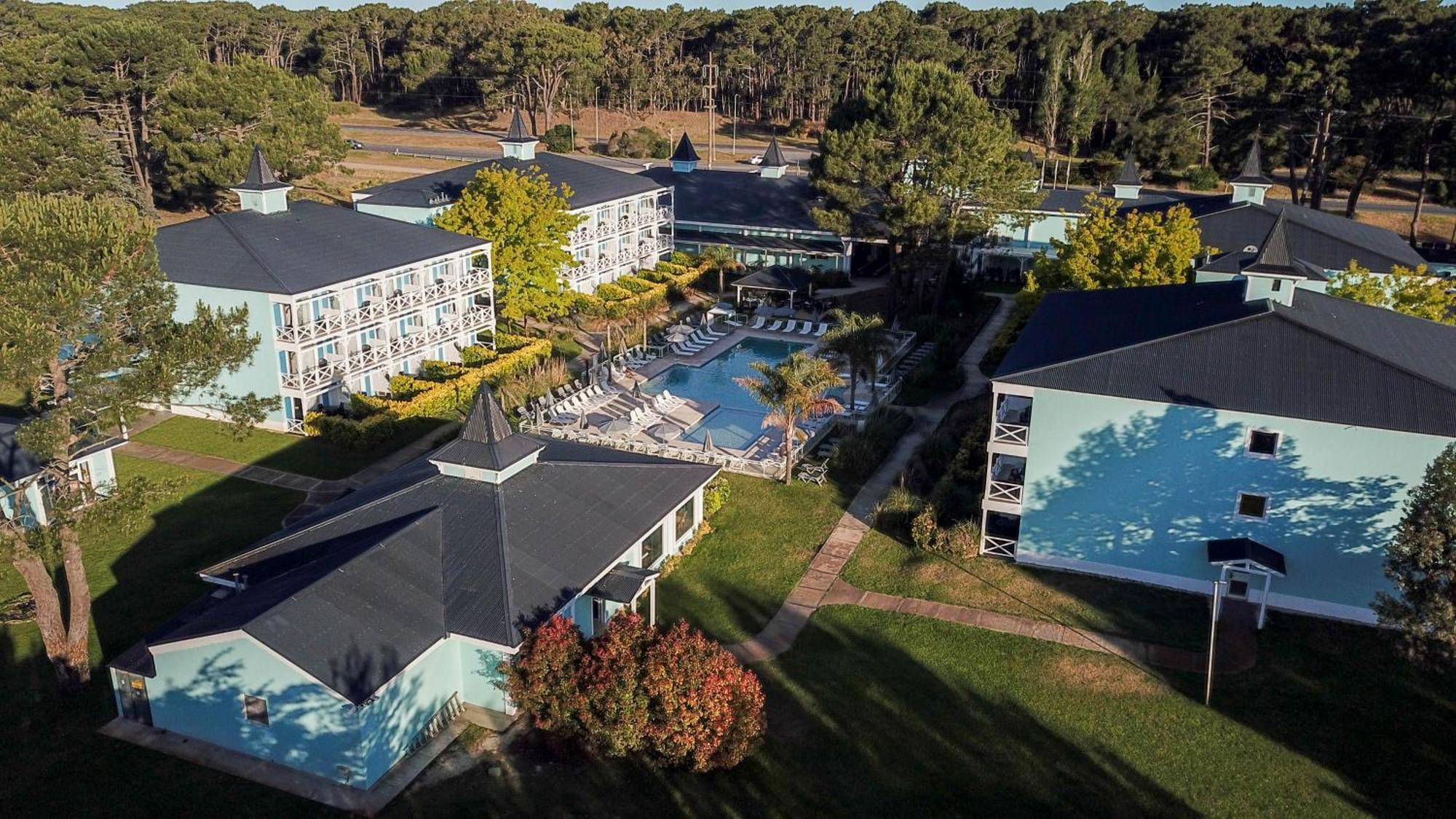 Howard Johnson Hotel & Convention Center Madariaga - Cariló Buitenkant foto